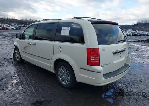 2010 Chrysler Town & Country Limited z USA, uszkodzony, nr VIN 2A4RR6DX9AR149225